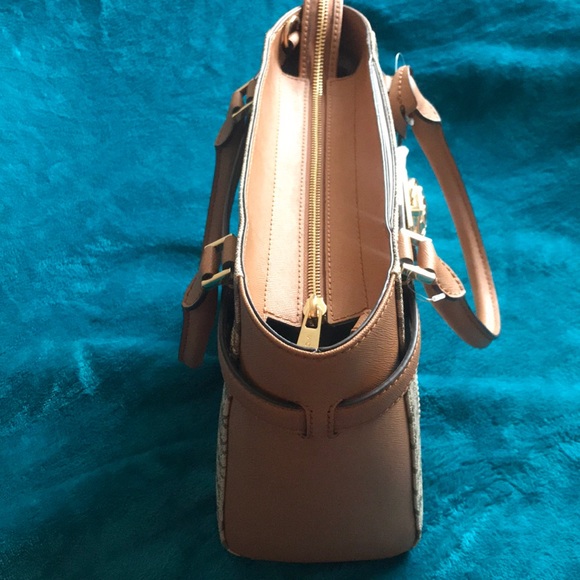 Purse - Picture 2 of 7